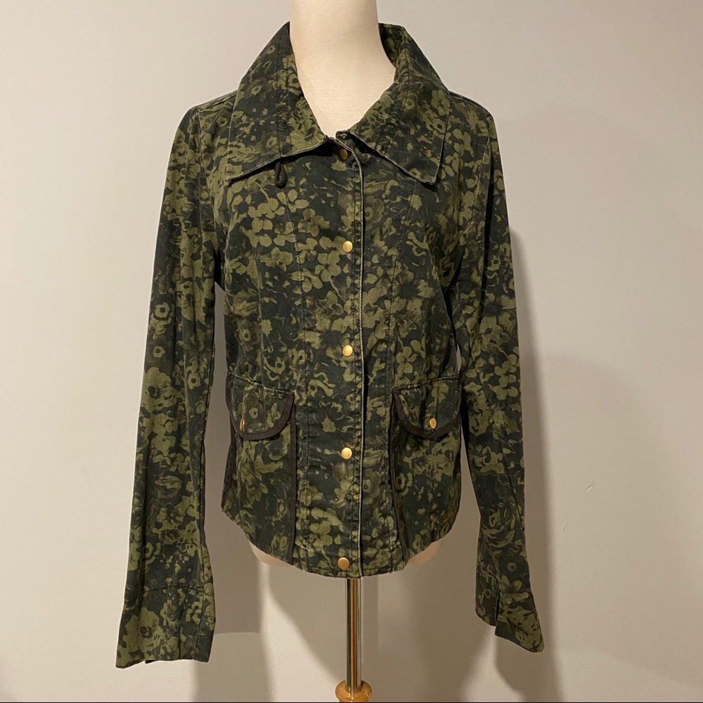 GAP NWT floral camo snap on jacket